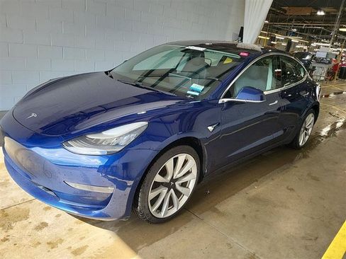 Used 2018 Tesla Model 3 Long Range AWD/4WD image 3