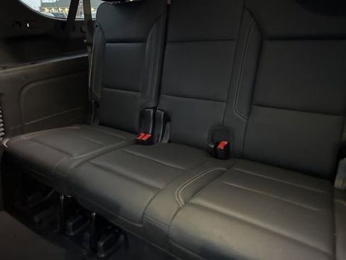 Used 2022 GMC Yukon XL SLT w/ SLT Premium Package AWD/4WD image 13