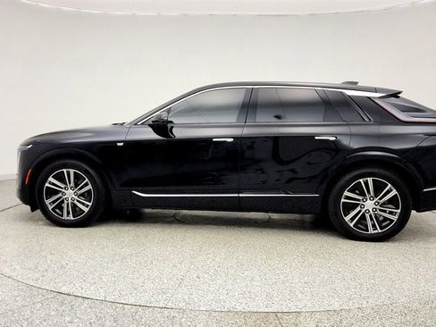 Used 2024 Cadillac Lyriq Luxury image 8