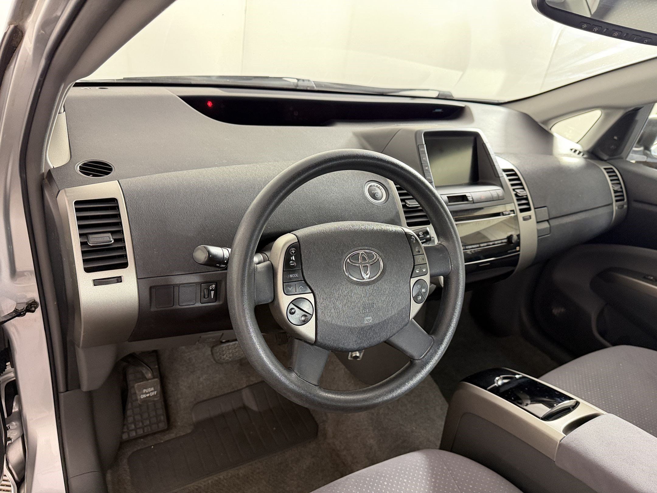 Used 2006 Toyota Prius w/ Pkg 7 FWD image 4