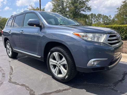 Used 2013 Toyota Highlander Limited AWD/4WD image 9