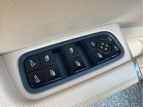 Used 2020 Porsche Cayenne S image 8