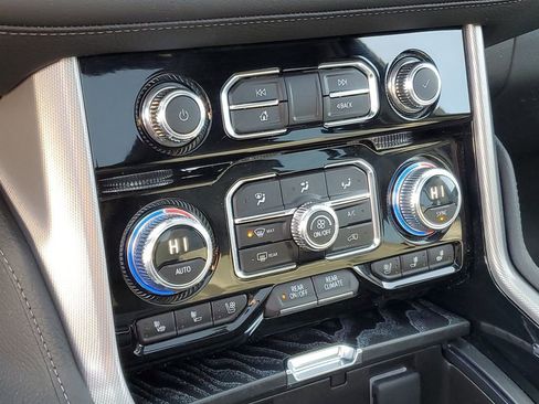 Used 2023 GMC Yukon Denali image 22