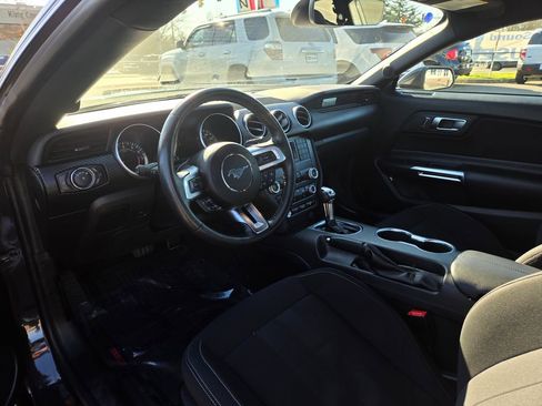 Used 2022 Ford Mustang Coupe image 11