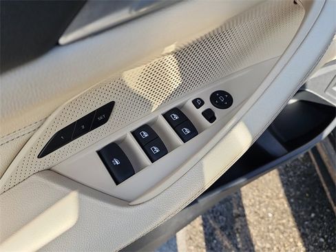 Used 2022 BMW 430i xDrive Convertible w/ Convenience Package image 11