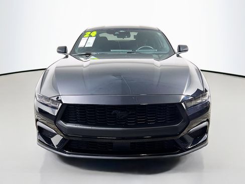 Used 2024 Ford Mustang Coupe image 11
