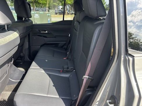 Used 2024 Lexus GX 550 AWD/4WD image 17