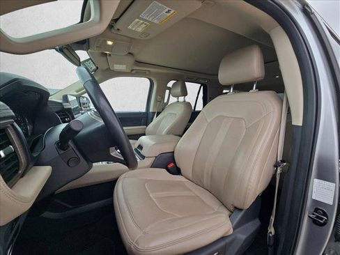 Used 2024 Ford Expedition Max Limited RWD image 17