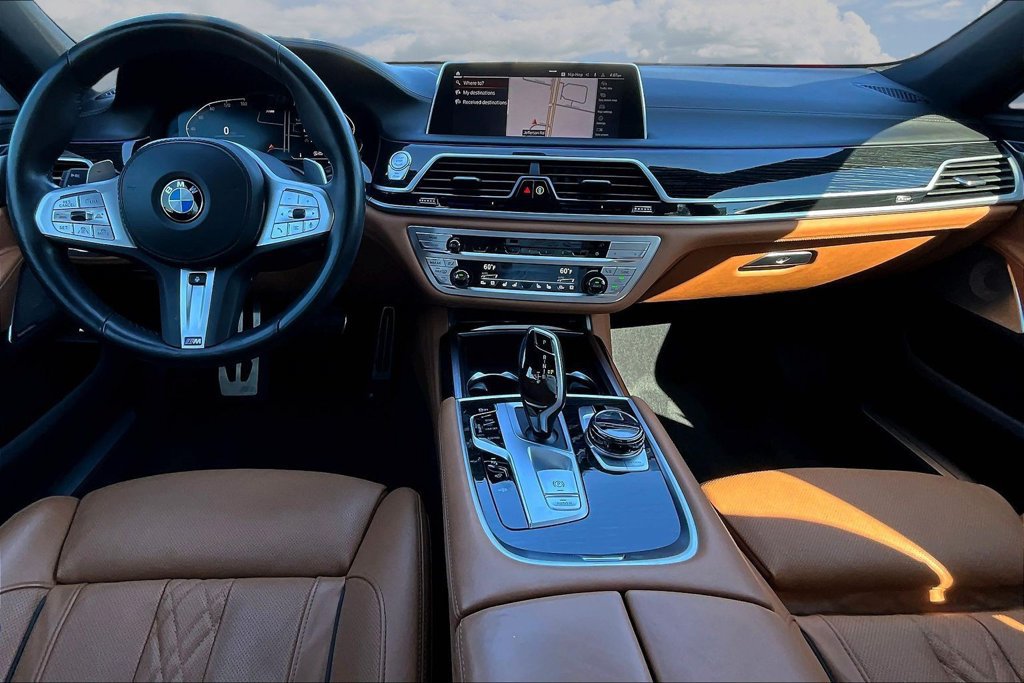 Used 2022 BMW 750i xDrive w/ Executive Package AWD/4WD image 7