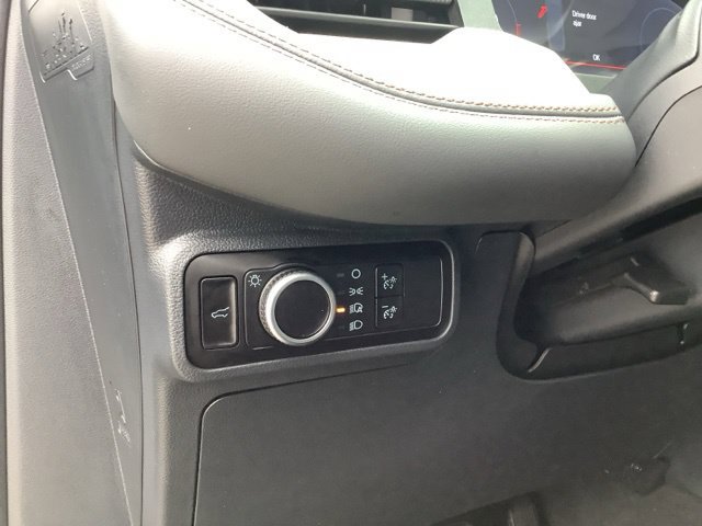 Used 2025 Ford Explorer Active AWD/4WD image 25