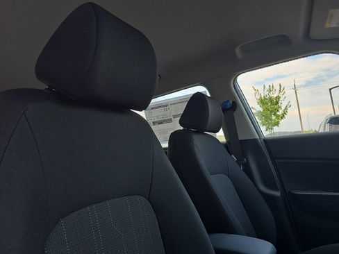 Used 2026 Hyundai Venue SE FWD image 16