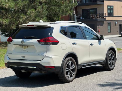 Used 2017 Nissan Rogue SL w/ SL Premium Package AWD/4WD image 6