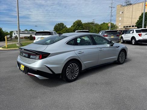 Certified 2025 Hyundai Sonata SEL FWD image 3