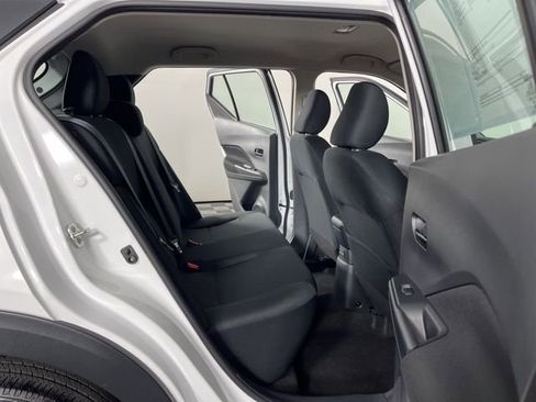 Used 2024 Nissan Kicks S image 41