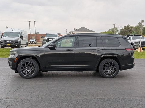 Used 2024 Jeep Grand Cherokee L Summit w/ Advanced Protech Group IV AWD/4WD image 4