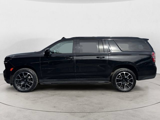 Used 2022 Chevrolet Suburban RST w/ Luxury Package AWD/4WD image 2