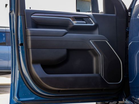 Used 2025 Chevrolet Silverado 2500 LT w/ Trail Boss Package image 35