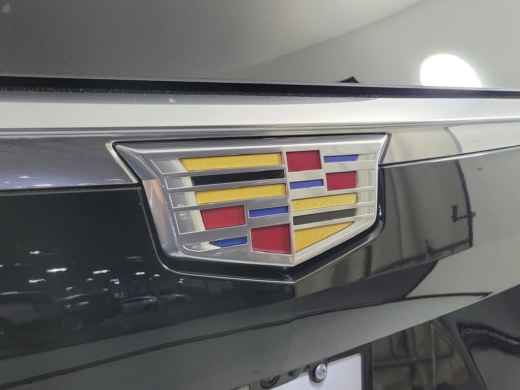 Used 2023 Cadillac Escalade ESV Premium Luxury w/ Performance Package RWD image 7