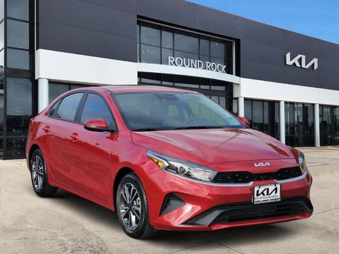 Used 2024 Kia Forte LXS w/ LXS Technology Package FWD image 3