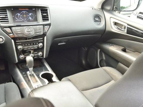 Used 2019 Nissan Pathfinder S AWD/4WD image 29