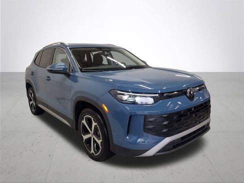 New 2026 Volkswagen Tiguan SE image 4