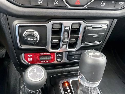 Used 2025 Jeep Wrangler Unlimited Rubicon w/ XTREMEE 35" Tire Package image 34