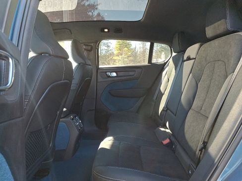 Certified 2023 Volvo C40 P8 Recharge Ultimate AWD/4WD image 10