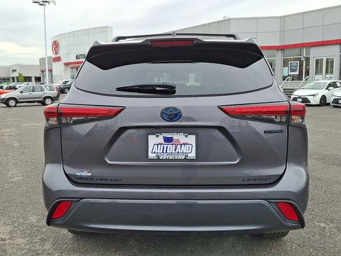 Used 2023 Toyota Highlander Limited image 6