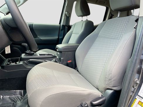 Used 2022 Toyota Tacoma SR image 19