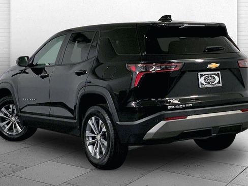 Used 2025 Chevrolet Equinox LT image 11