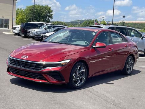 Certified 2025 Hyundai Elantra SEL FWD image 7