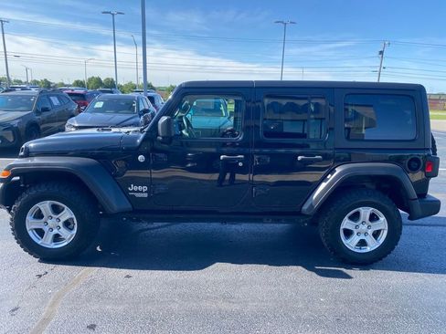 Used 2019 Jeep Wrangler Unlimited Sport S AWD/4WD image 4