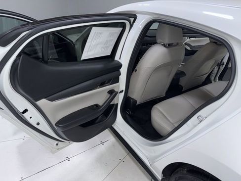 Used 2019 MAZDA MAZDA3 AWD Hatchback w/ Preferred Pkg image 23