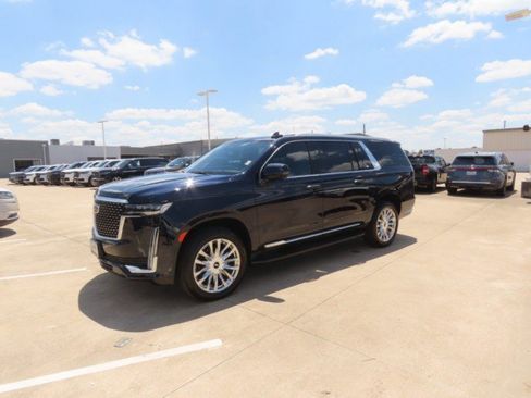 Used 2023 Cadillac Escalade ESV Premium Luxury RWD image 2