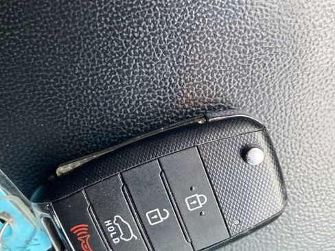 Used 2019 Kia Sorento LX image 14