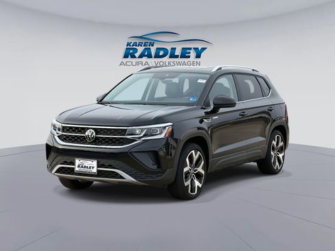 Certified 2023 Volkswagen Taos SEL image 5