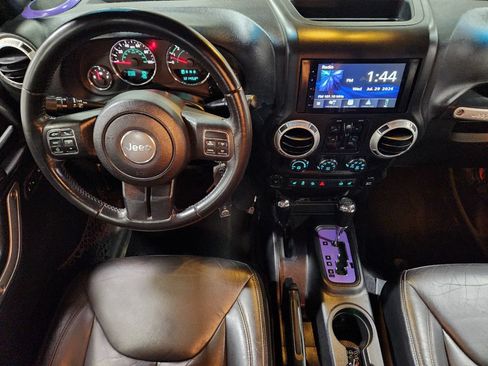 Used 2015 Jeep Wrangler Unlimited Sahara w/ Max Tow Package AWD/4WD image 44
