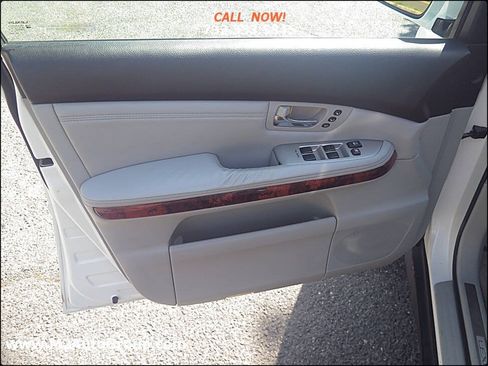 Used 2005 Lexus RX 330 AWD image 39