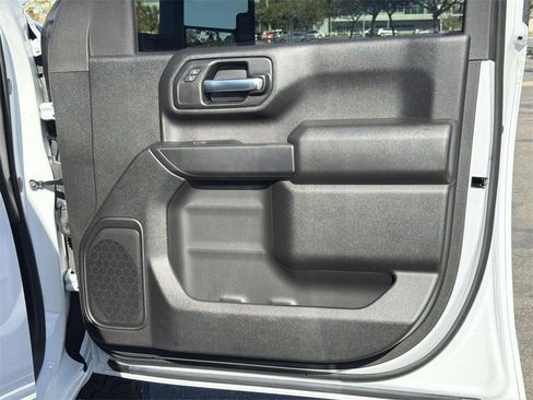 Used 2025 GMC Sierra 2500 Pro image 28