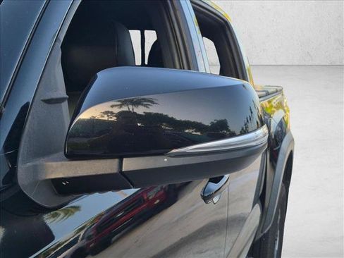 Used 2019 Toyota Tacoma TRD Off-Road RWD image 11