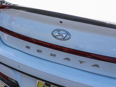 Used 2022 Hyundai Sonata Limited FWD image 9