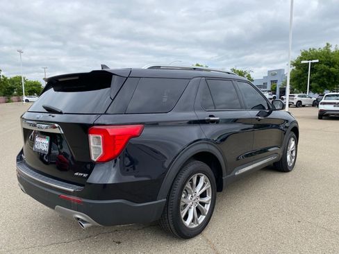 Used 2024 Ford Explorer Limited AWD/4WD image 4