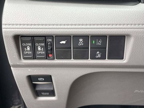 Used 2018 Honda Odyssey EX-L image 18