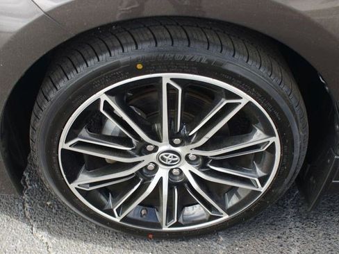 Used 2019 Toyota Avalon XSE FWD image 25