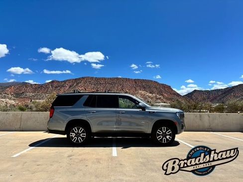 Used 2022 GMC Yukon AT4 w/ AT4 Premium Plus Package AWD/4WD image 3