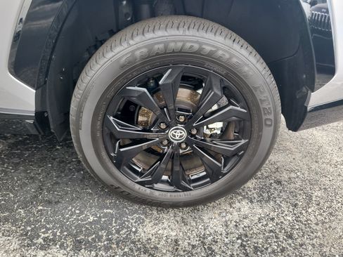 Used 2025 Toyota RAV4 XSE AWD/4WD image 10