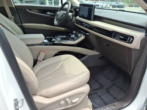 Certified 2023 Lincoln Nautilus AWD w/ Premium Package image 29
