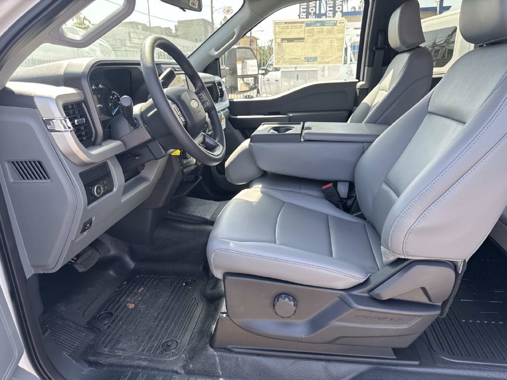New 2026 Ford F350 XL w/ XL Chrome Package AWD/4WD image 15