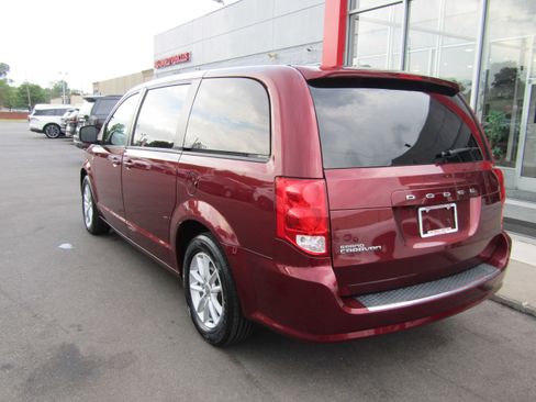Used 2019 Dodge Grand Caravan SE FWD image 7