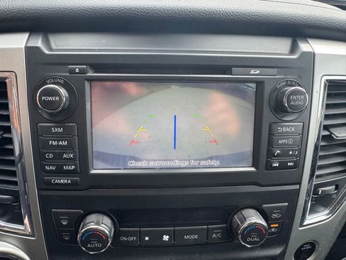 Used 2018 Nissan Titan SV w/ SV Convenience Package image 27